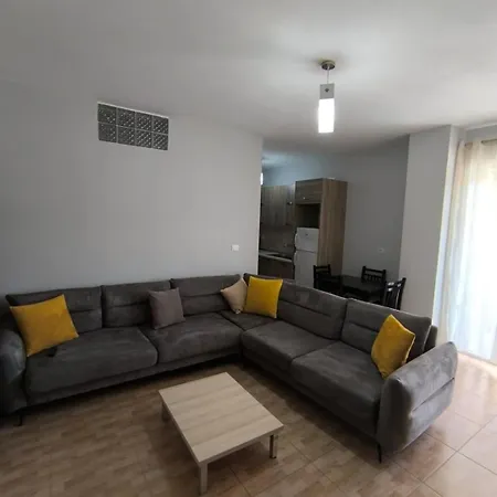 Flori Apartament *